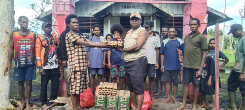 BPBD Sorong Selatan Salurkan Bantuan Bama Bagi 299 KK Korban Banjir
