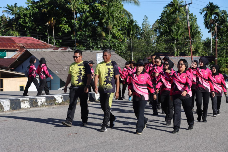 Tingkatkan Kebersamaan, Polres Sorong Selatan Bersama Bhayangkari Gelar Olahraga Bersama