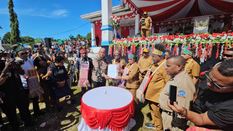 Pemkab Sorong Selatan Lounching Program Pendidikan Gratis di Kabupaten Sorong Selatan