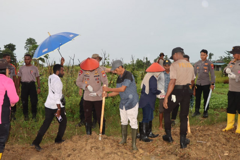 Dukung Swasembada Pangan Nasional 2025, Polres Sorong Selatan Gelar Penanaman Jagung Serentak Kuartal III.