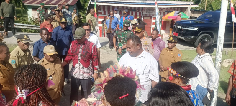 Gubernur PBD Dialog Bersama Warga Distrik Wayer Distrik Moswaren Dan Tinjau Lokasi Batalion 807 Sorong Selatan