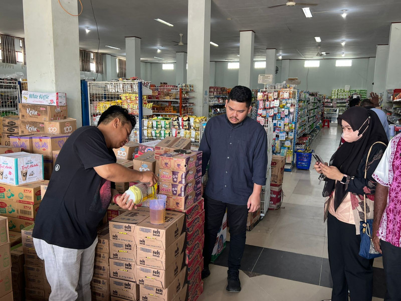 Antisipasi Kecurangan Distribusi Minyak Goreng Subsidi (Minyak Kita) Bulan Ramadhan Sat Reskrim Polres Sorong Selatan Gelar Sidak