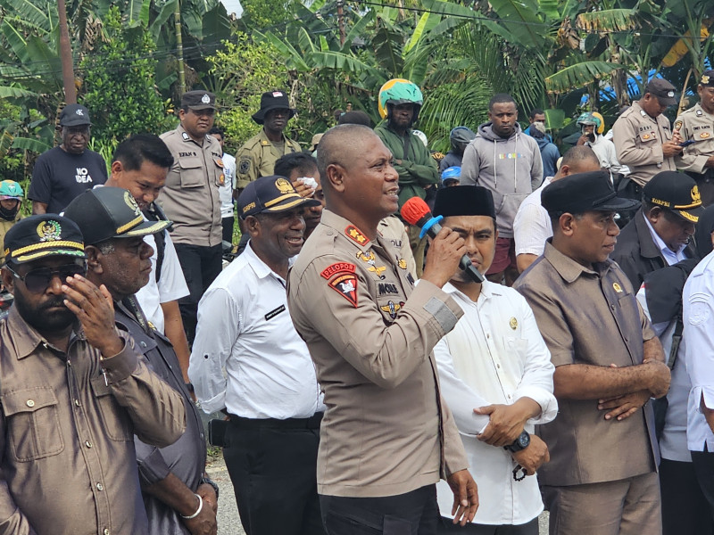 Kapolres Sorong Selatan Memberikan Apresiasi Kepada Peserta Aksi Demo Damai Berlangsung Aman dan Kondusif