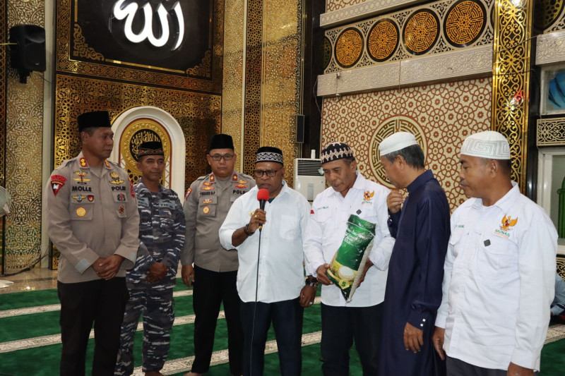 Forkopimda Sorong Selatan  dan Tokoh Masyarakat Buka Puasa Bersama di Masjid Ar-Rahman