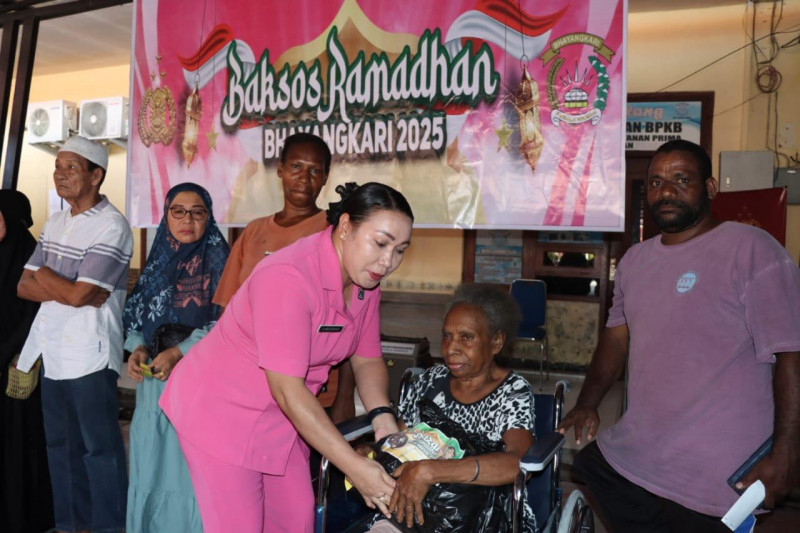 Polres Sorong Selatan Gelar Bazar Ramadhan Presisi dan Baksos Ramadhan Bhayangkari 2025