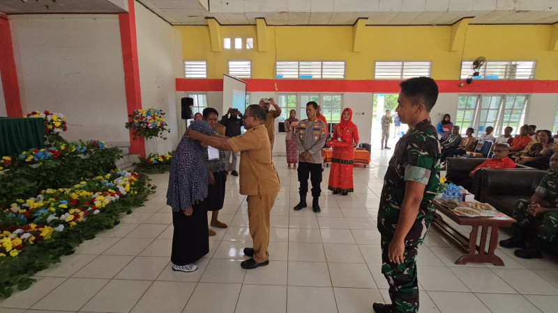 Dekranasda Sorong Selatan Gelar Pelatihan  Pengembangan Pembuatan Tas Tangan  dan Kotak Tissue Berbahan Alam Pandan