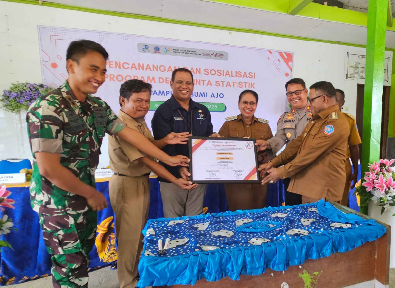 Bupati Sorong Selatan Canangkan Kampung Bumi Ajo Sebagai Desa Cantik.