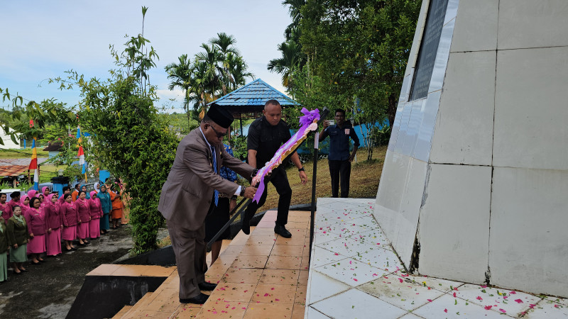 HUT Kartini Ke146 Wakil Bupati Bersama Organisasi Perempuan Gelar Ziarah Ke TMP