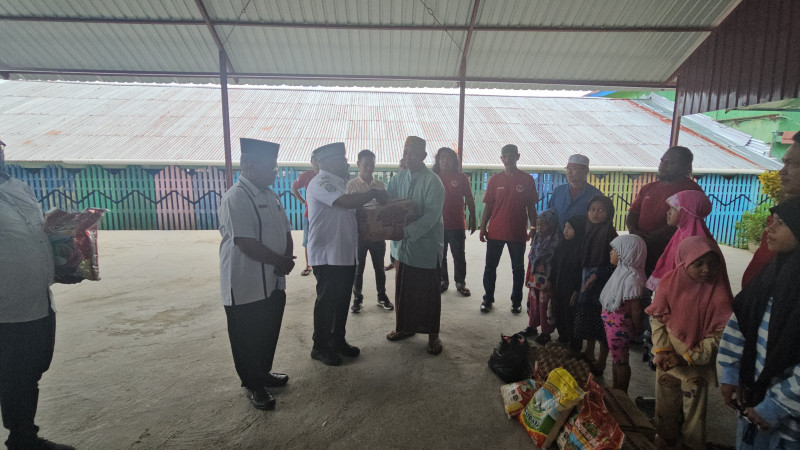 Wabup Sorong Selatan Bersama Komunitas Mr Daeng Gelar Kunjungan Panti Asuhan Dan Berbagi Takjil