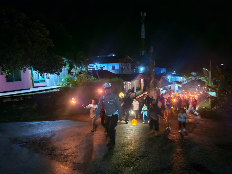 Polres Sorong Selatan Kawal Pawai Obor Paskah 2025