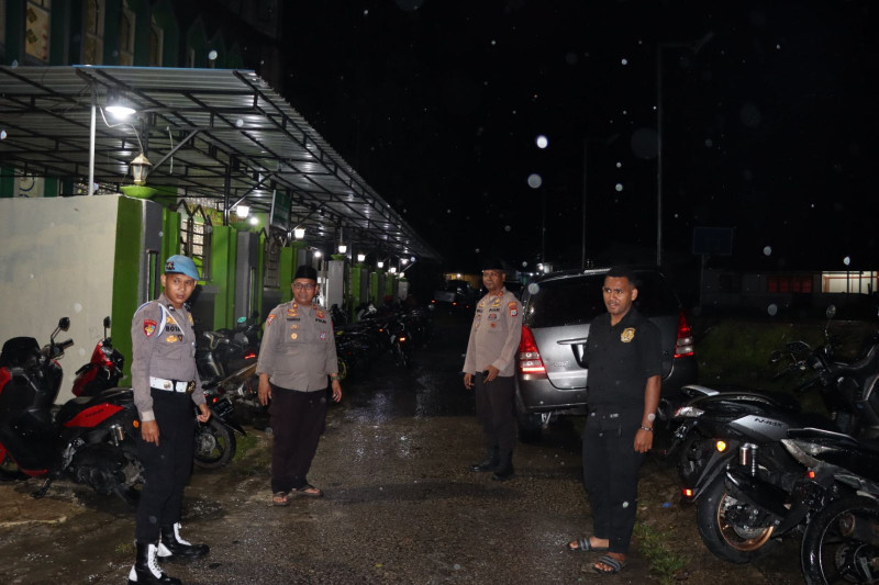 Jamin Kenyamanan Ibadah di Bulan Ramadhan, Kapolres Sorong Selatan Pimpin Langsung Kegiatan Pengamanan Ibadah Tarawih